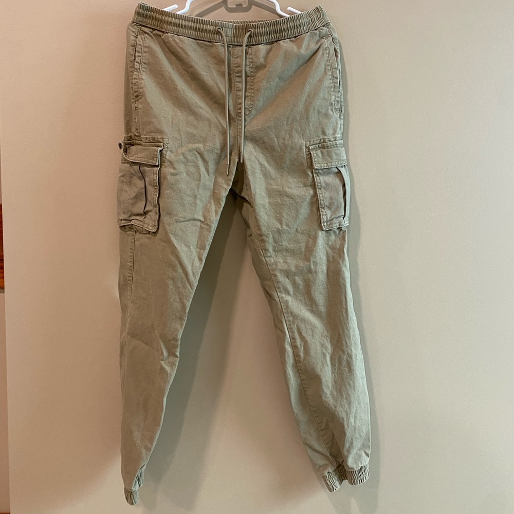 Goodfellow khaki men’s small cargo pants tan pockets joggers tie waistband